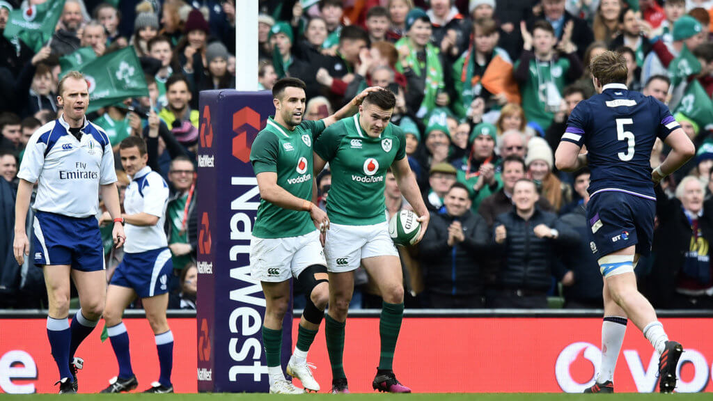 Ireland pile pressure on England with bonus-point win