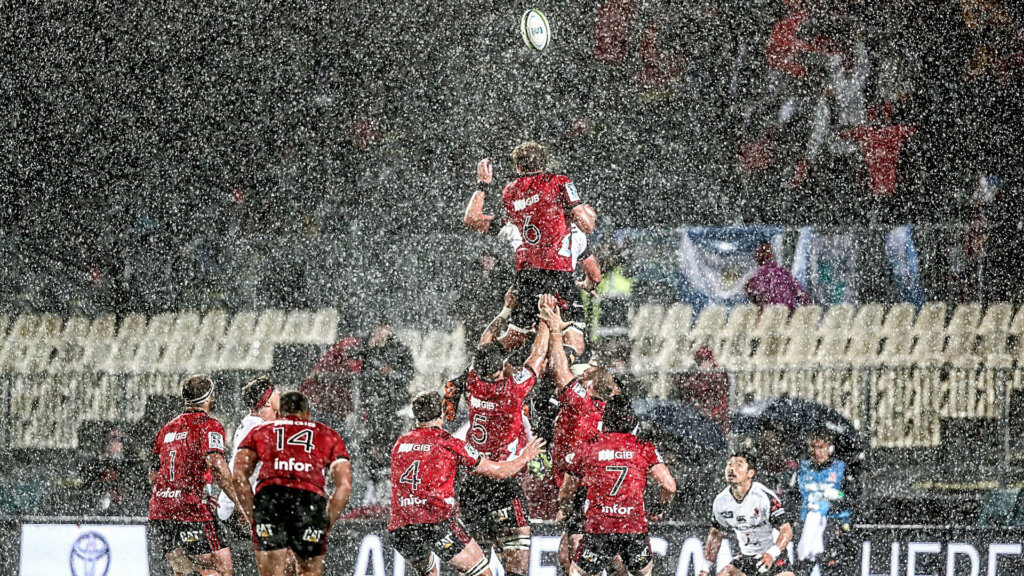 Crusaders survive the storm, Chiefs inflict more misery on Reds