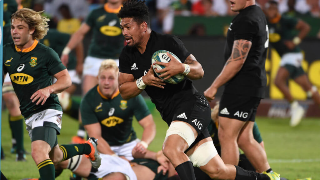 Savea re-signs with All Blacks, Hurricanes