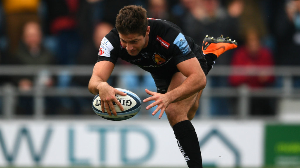 Chiefs pounce on Sarries setback, Quins make it four in a row