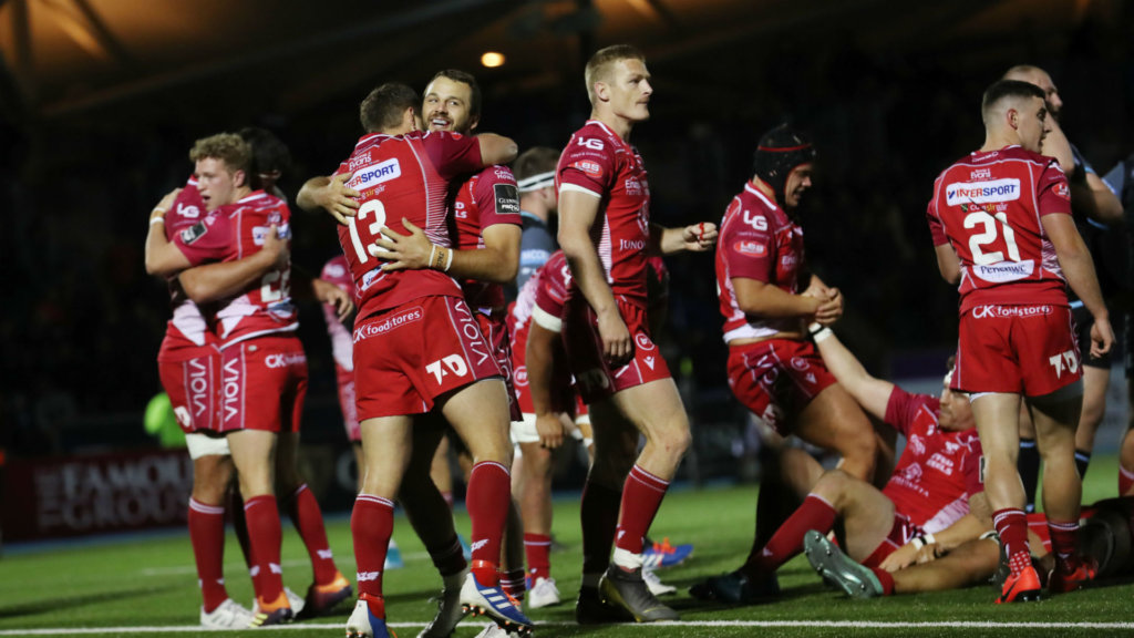 Scarlets run riot and Cardiff triumph in Boxing Day derbies