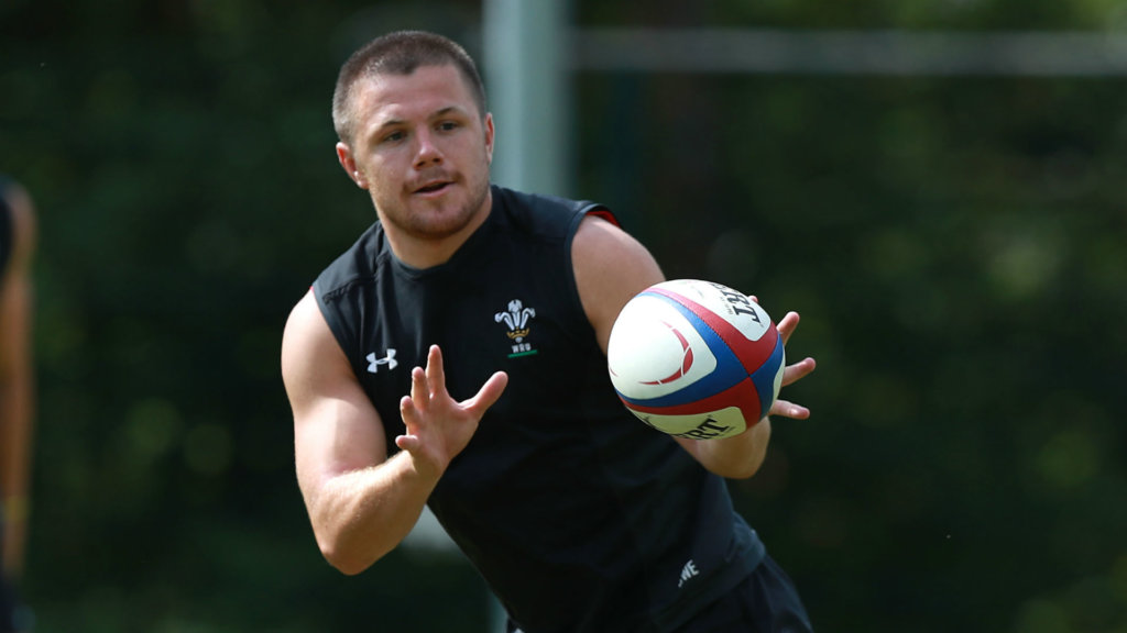 In-demand Wales wing Evans commits to Scarlets