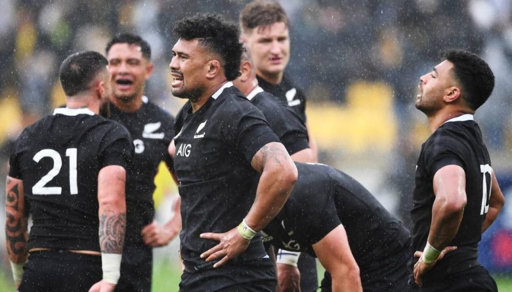Foster's All Blacks are arrogant and average