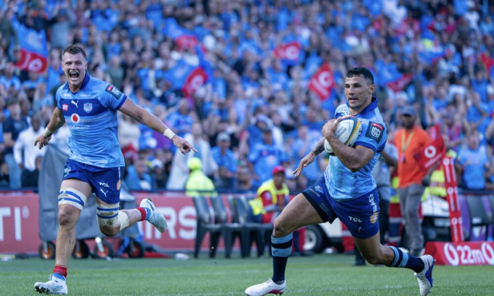 Embrose Papier stars for Bulls against Cardiff in URC Photo: Anton Geyser Gallo Images