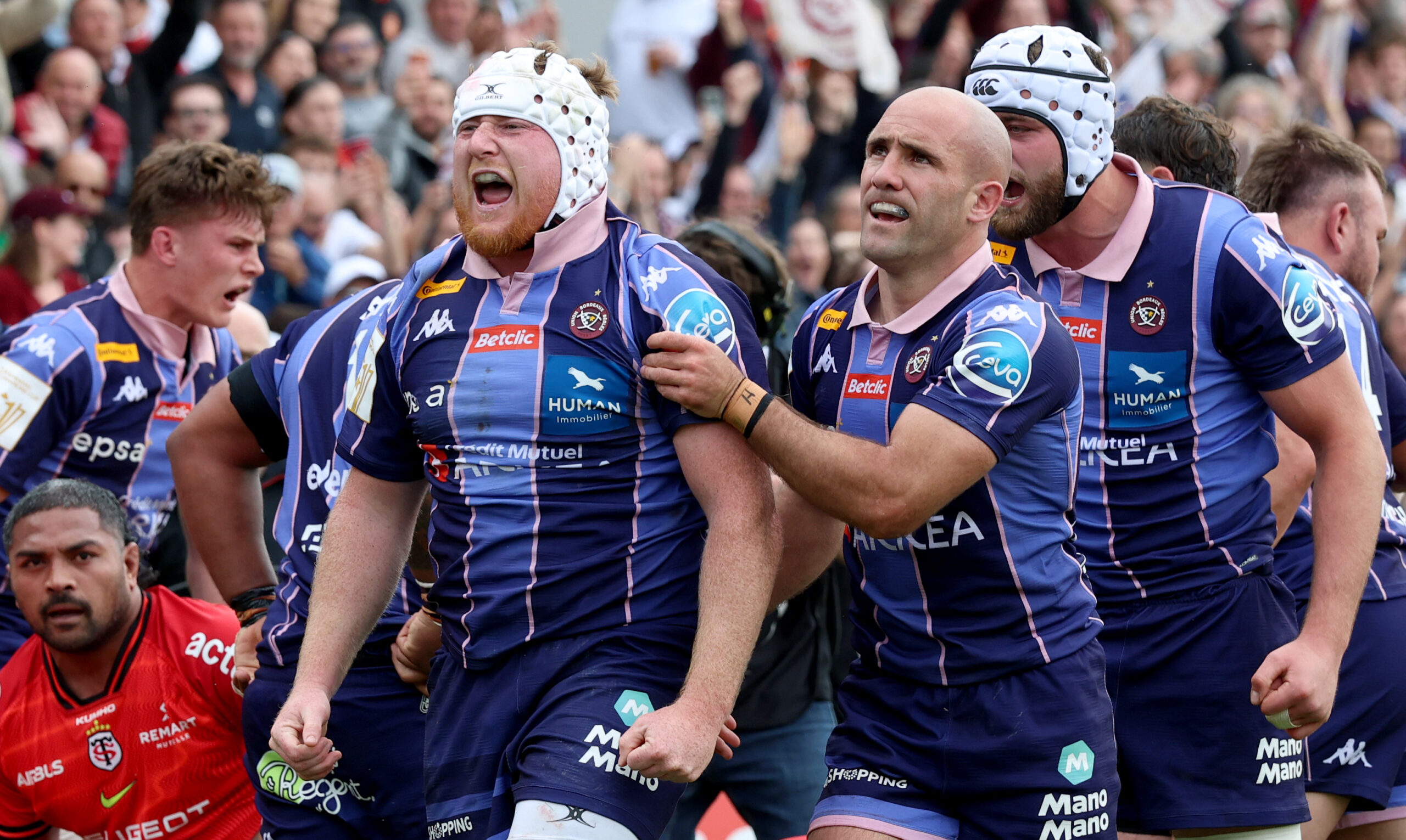 Top 14 club salaries are the biggest in world club rugby. Bordeaux celebrate their Investec Champions Cup quarter-final win against fellow French giants Toulouse. Photo: ©INPHO/Billy Stickland