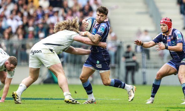 nvestec Champions Cup Semi-Final, Stade Atlantique Bordeaux Metropole, Bordeaux, France 3/5/2026 Union Bordeaux-Begles vs Bath Rugby Union Bordeaux Bègles' Matthieu Jalibert is tackled by Alfie Barbeary of Bath Mandatory Credit ©INPHO/Dan Sheridan
