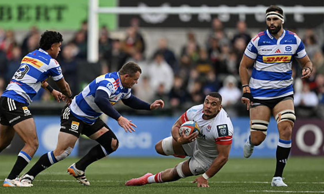 Juarno Augustus sends robust reminder to Rassie
