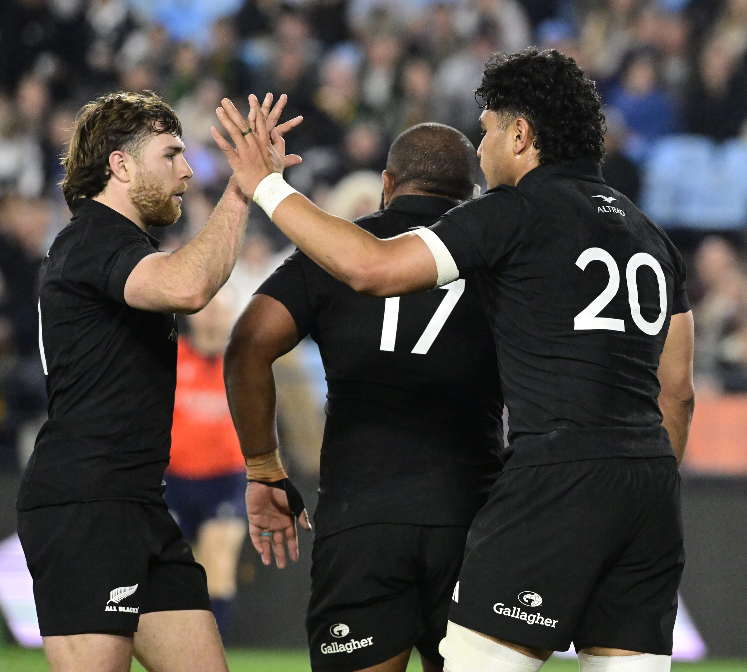 Wallace Sititi of New Zealand scores a try and celebrate with teammates during the Castle Double Malt Rugby's Greatest Rivalry match between Vodacom Bulls and New Zealand at Loftus Versfeld on August 15, 2026 in Pretoria, South Africa. (Photo by Sydney Seshibedi/Gallo Images/Getty Images)