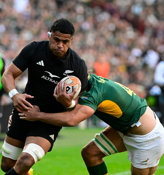 Tupou Vaa'i of New Zealand with the ball during the Castle Double Malt Greatest Rivalry Tour match between South Africa and New Zealand at 10bet Ellis Park on August 22, 2026 in Johannesburg, South Africa. (Photo by Sydney Seshibedi/Gallo Images/Getty Images)