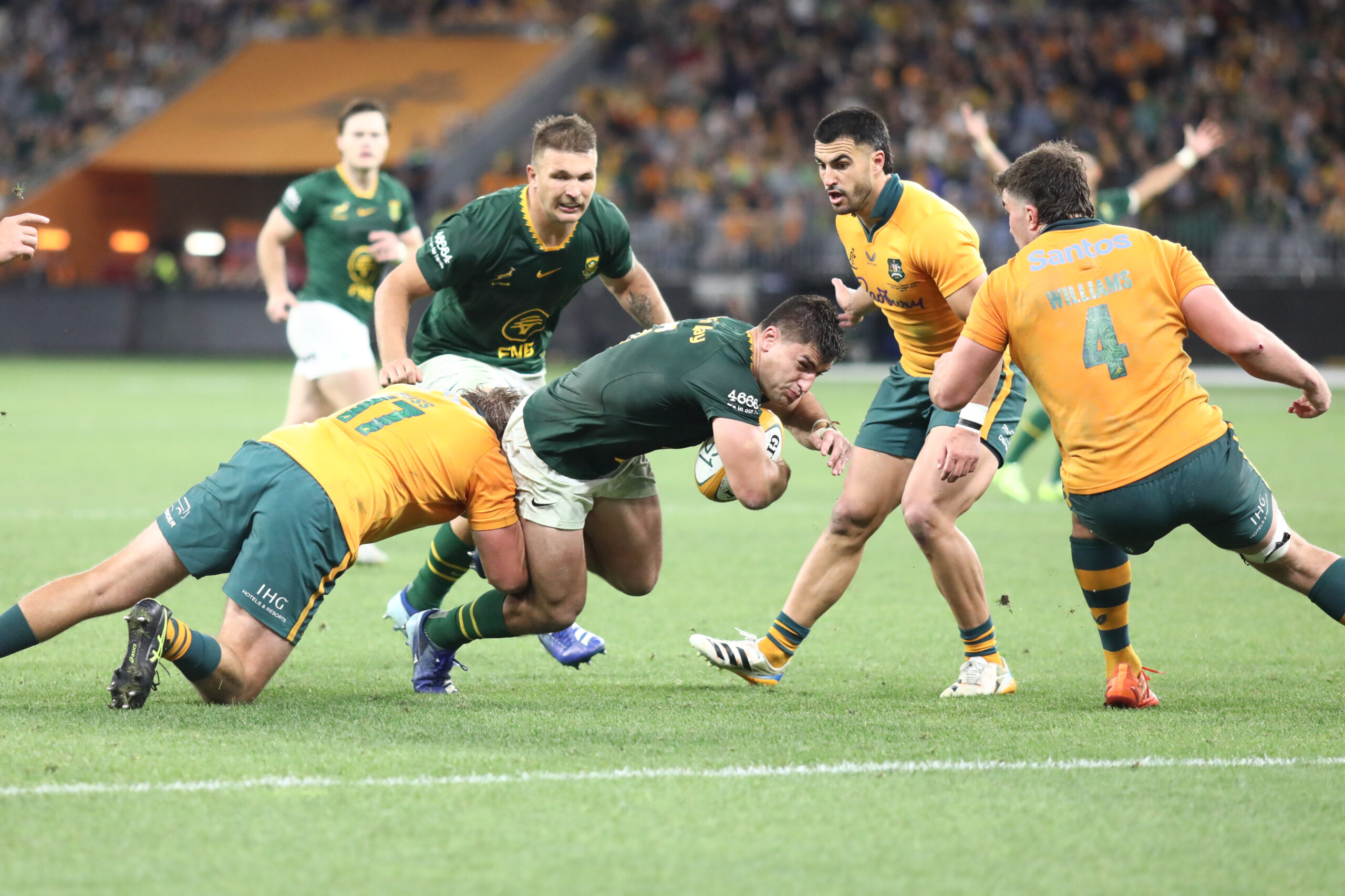 Paul de Villiers of South Africa is tackled by Aidan Ross (L) of Australia during the International match between Australia and South Africa at Optus Stadium on September 27, 2026 in Perth, Australia. (Photo by Antony Dickson/Gallo Images)